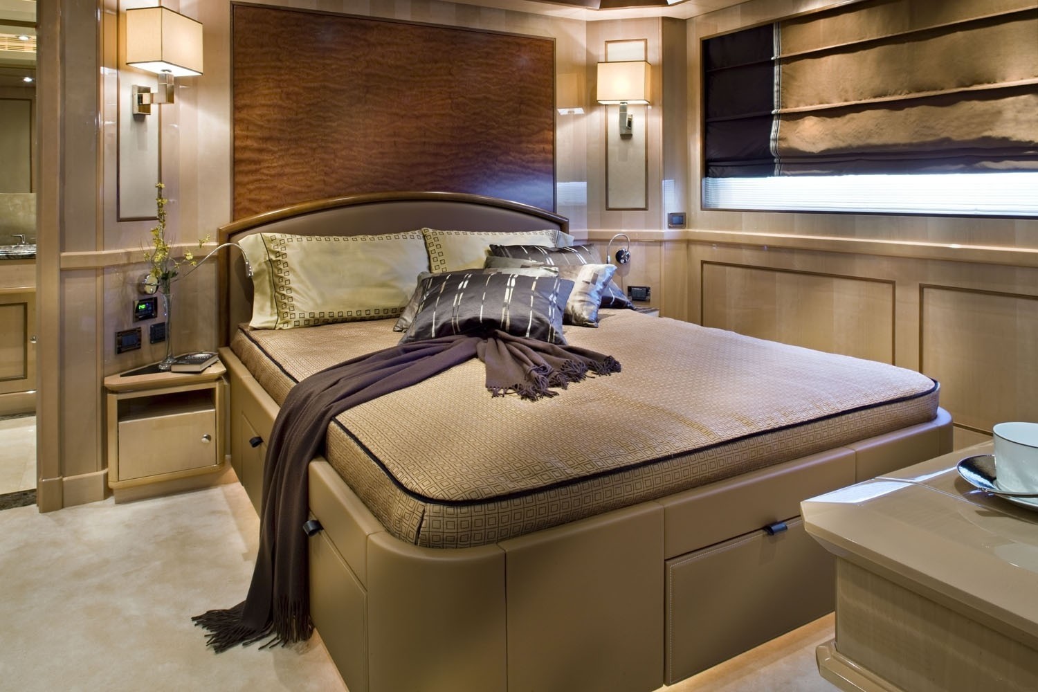 A 2 Behike Yacht Dubai