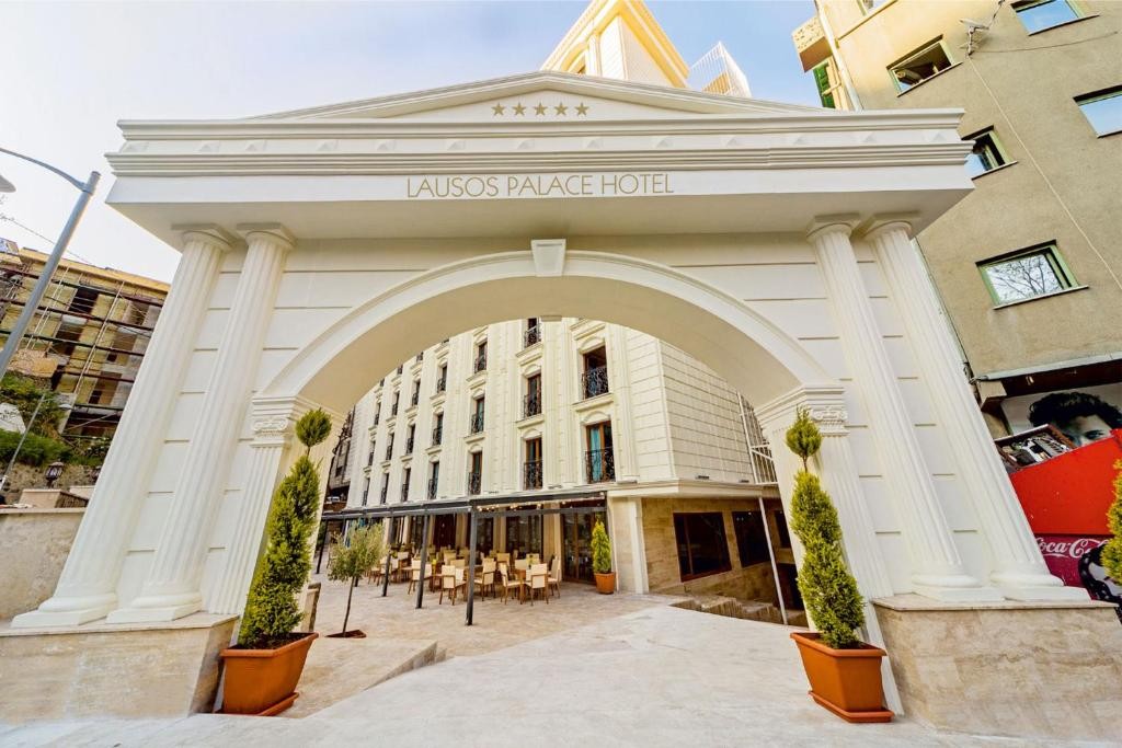 Lausos Palace Hotel