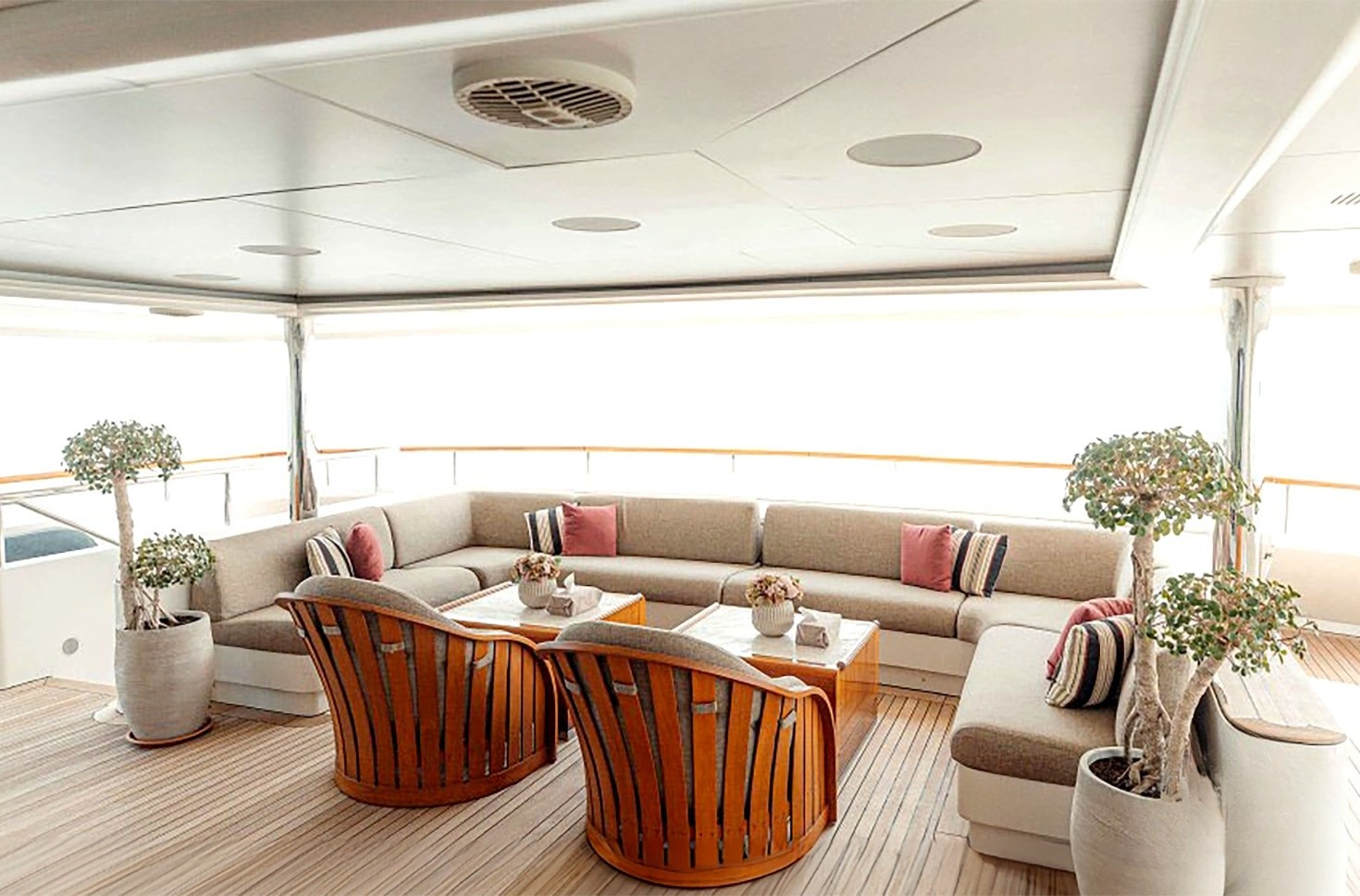 Benetti 200ft Zara Yacht Dubai