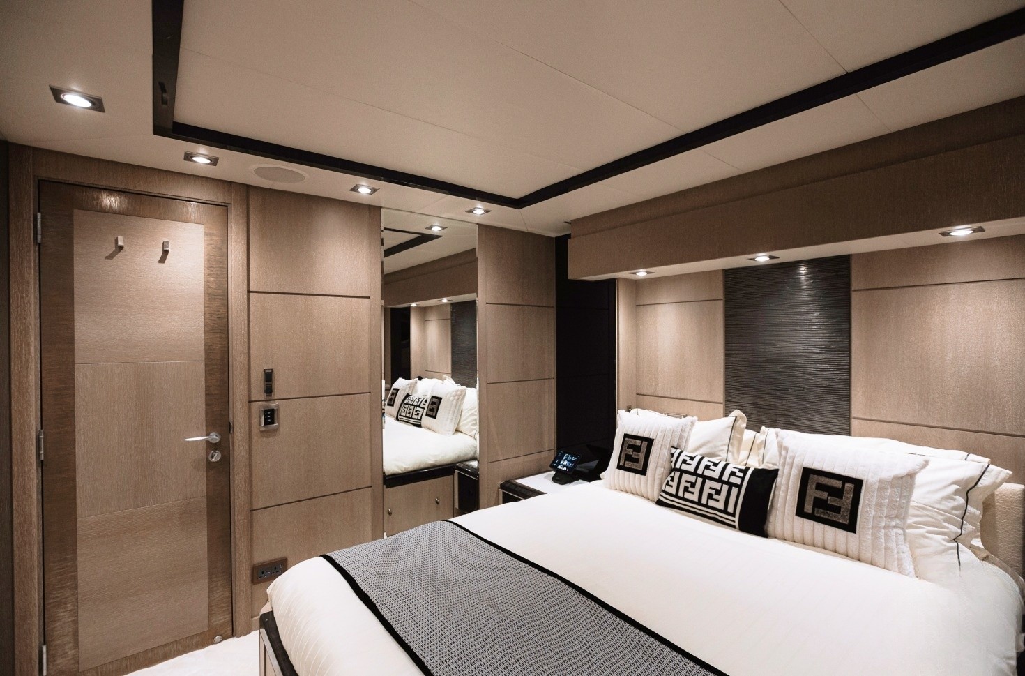 Royalty 136ft  MAYA Yacht  Dubai