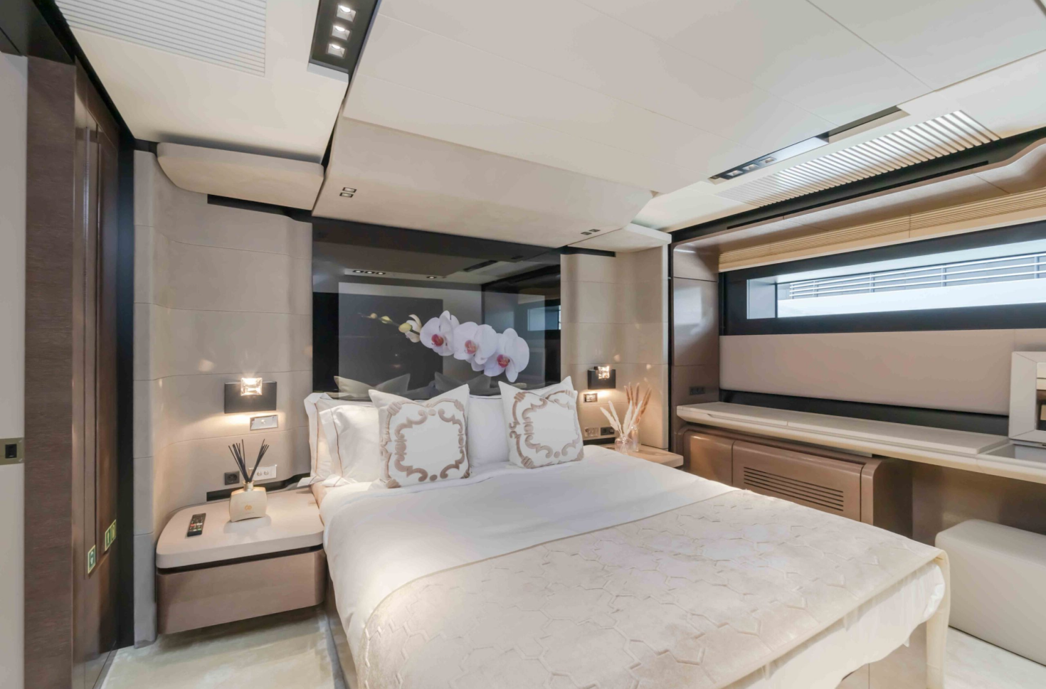 Peri 123ft Safa Yacht Dubai