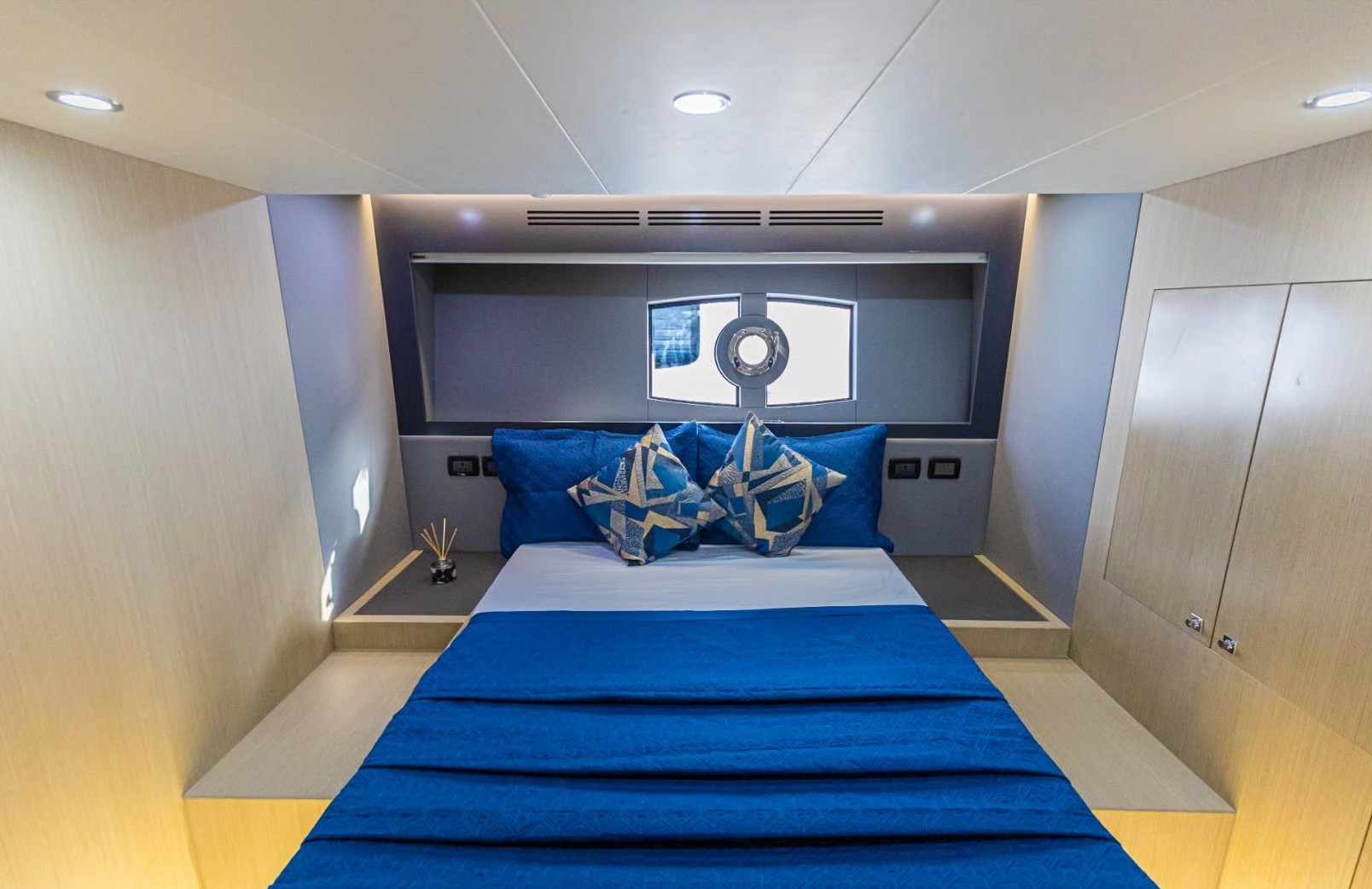 Harval 96ft Amara Yacht Dubai