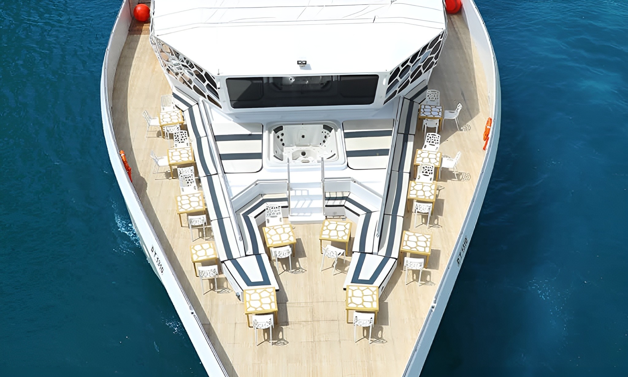 Lotus 240 Lotus Yachts Dubai
