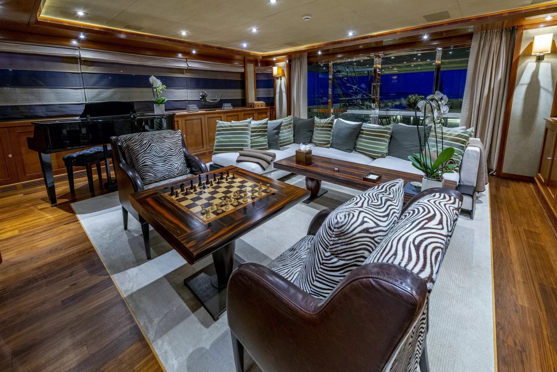 Omina  Rental Yacht  Dubai
