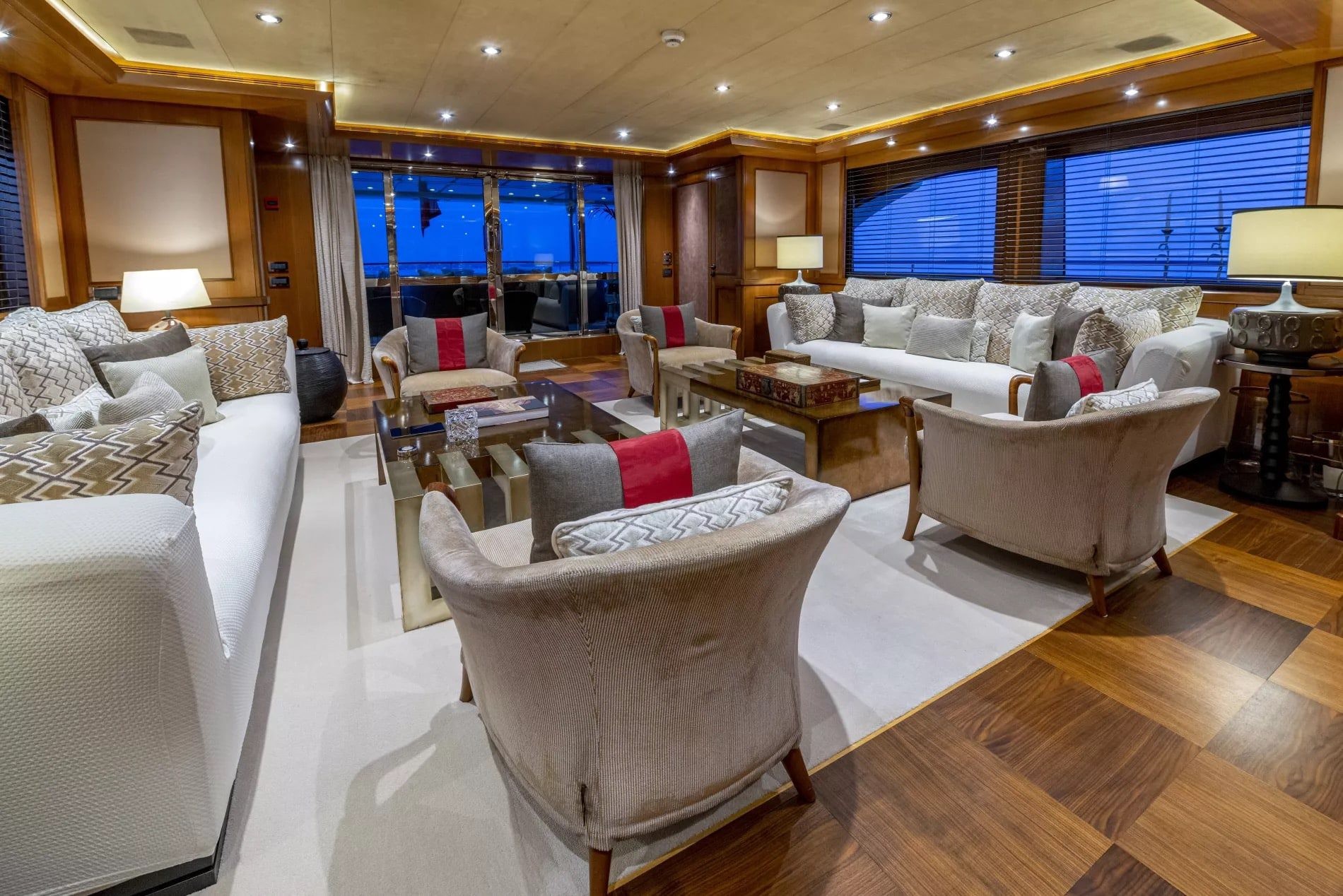 Omina  Rental Yacht  Dubai