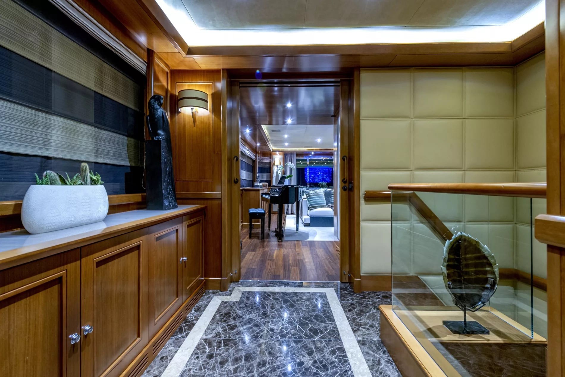 Omina  Rental Yacht  Dubai