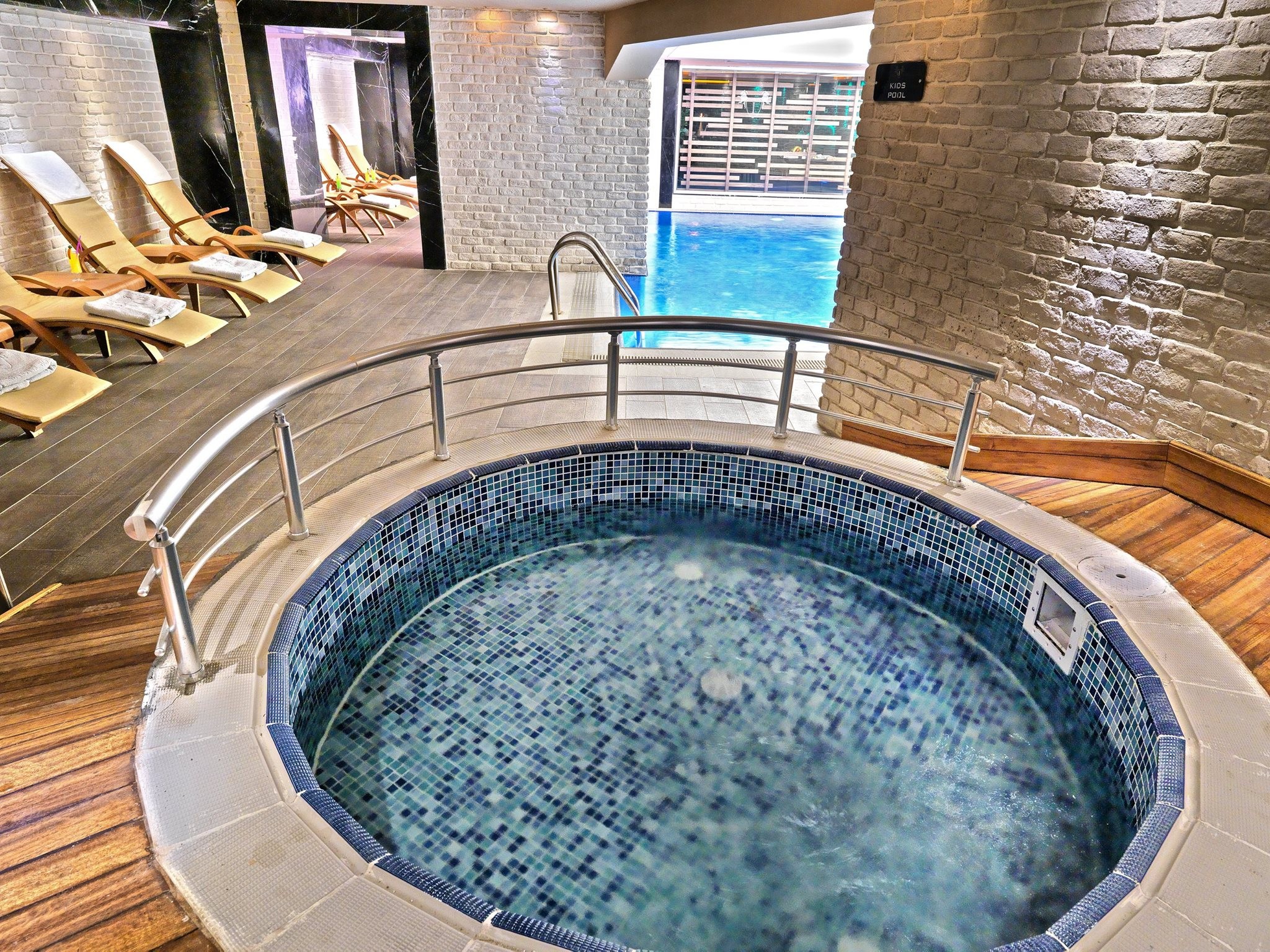 Mirilayon Hotel