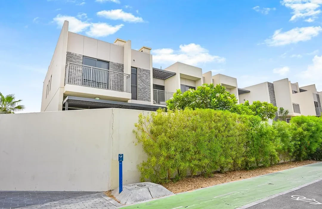 Damac Hills 2 Villa Poolside