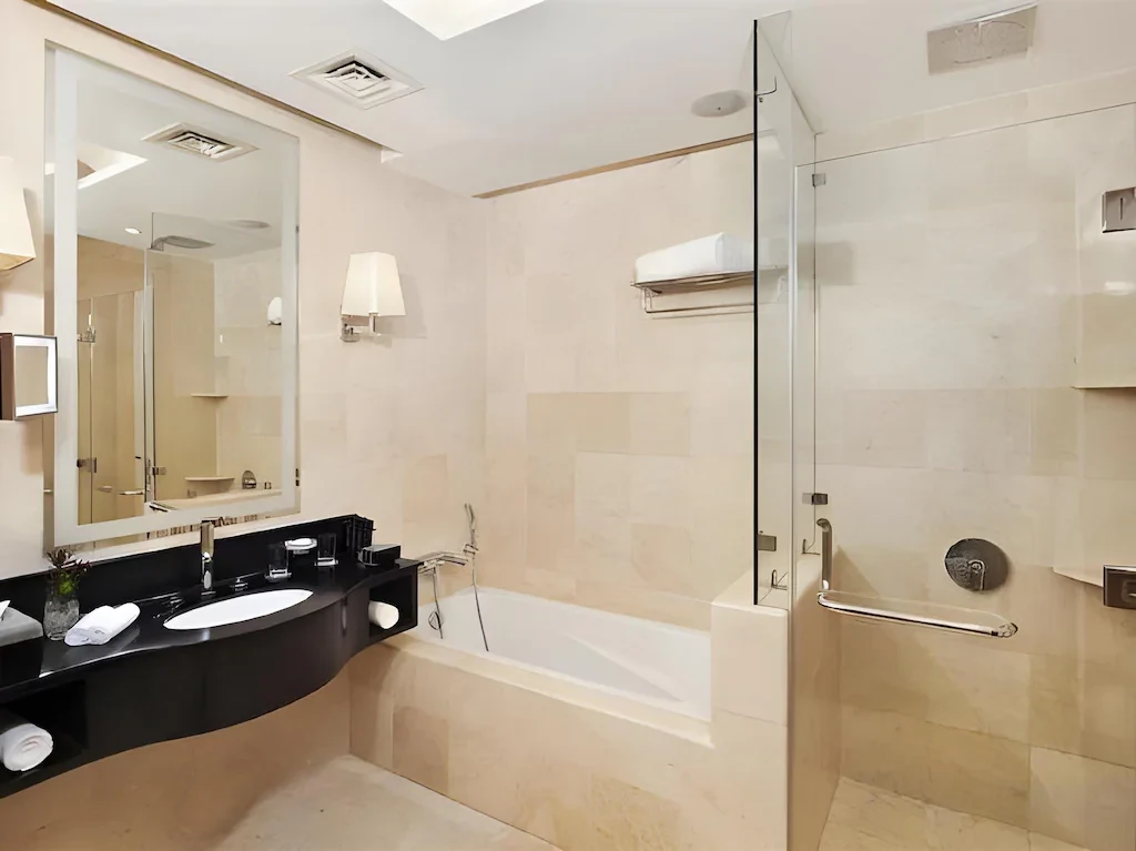 Best Plaza West Bay Hotel