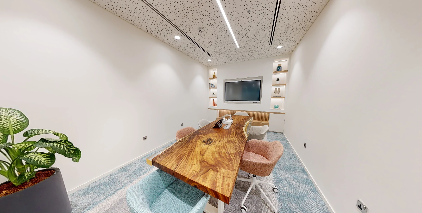 Modern meeting room at Cloud Spaces Circle Mall Dubai.