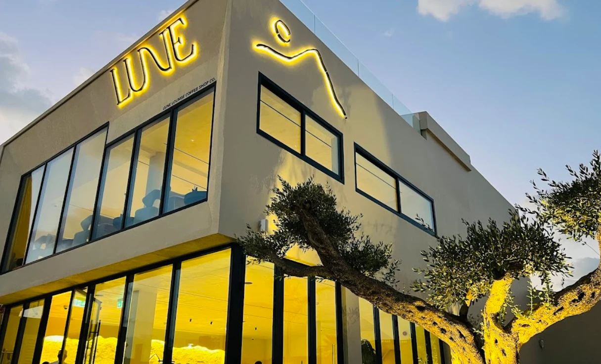 Lune Lounge exterior with illuminated sign, Dubai.