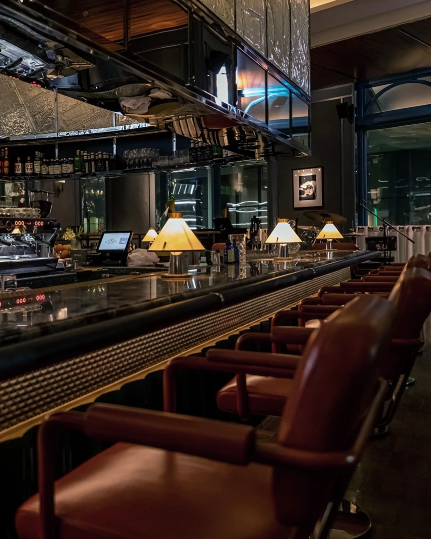 Elegant bar interior at Il Baretto Restaurant, Riyadh.