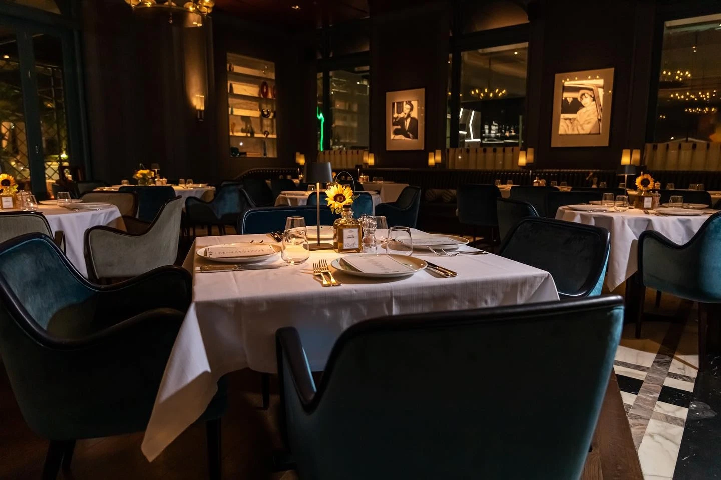 Elegant dining setup at Il Baretto Restaurant, Riyadh.