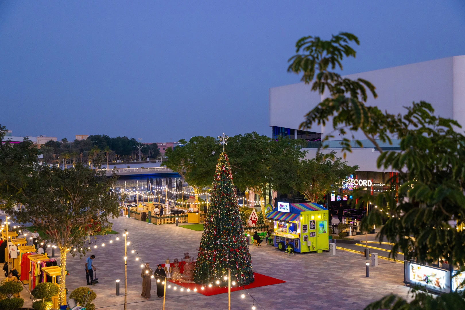 Festive evening at Al Qana, Abu Dhabi with Christmas tree.