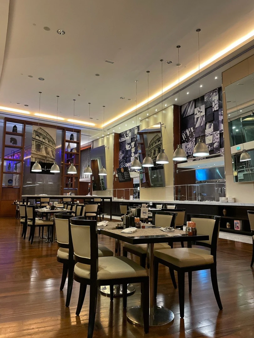 MezzaLuna - Trattoria Italiana