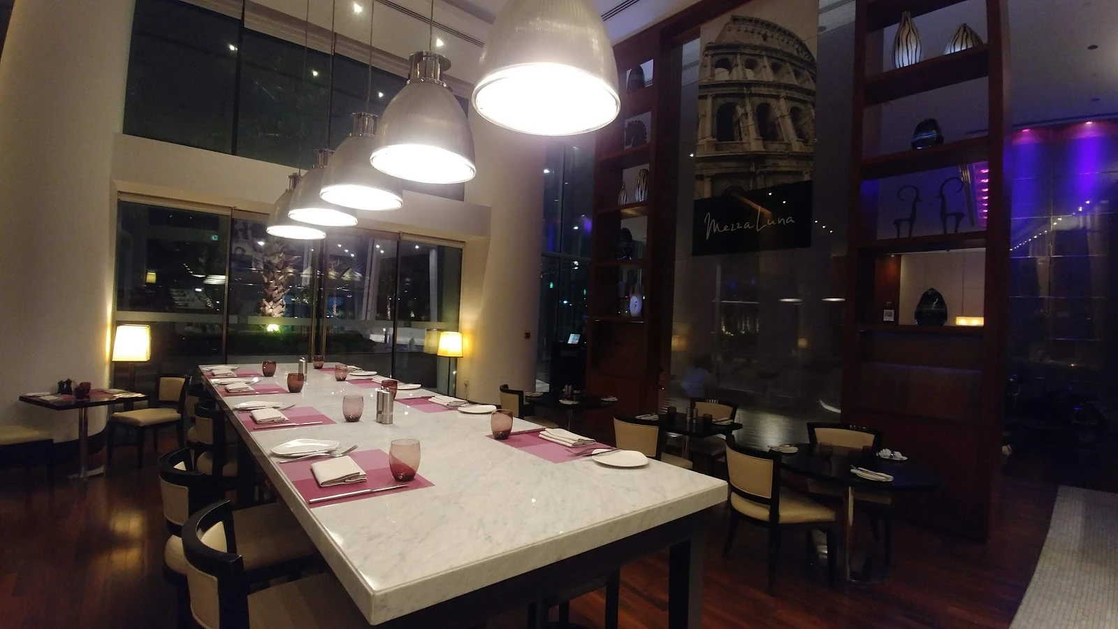 MezzaLuna - Trattoria Italiana
