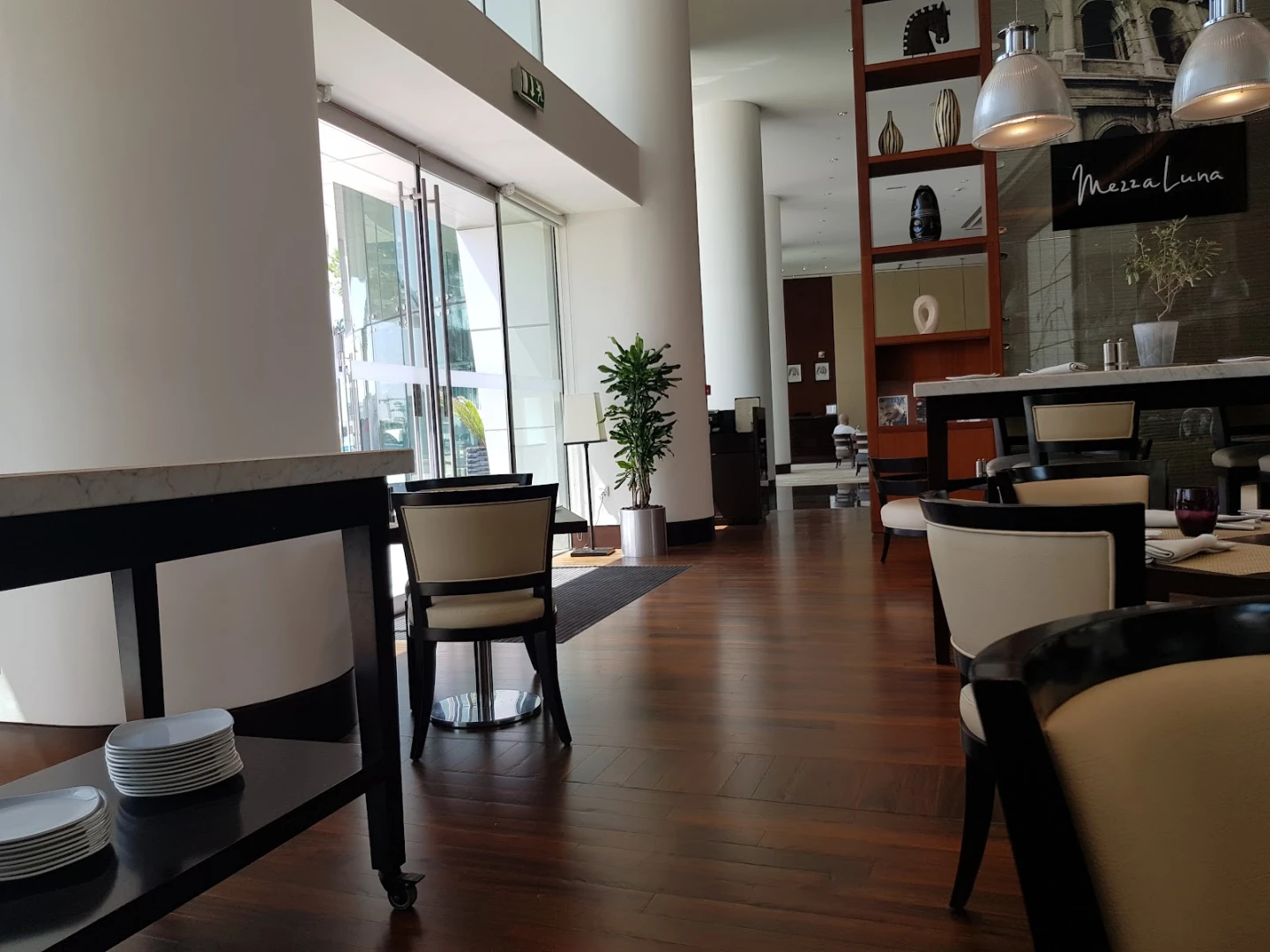 MezzaLuna - Trattoria Italiana