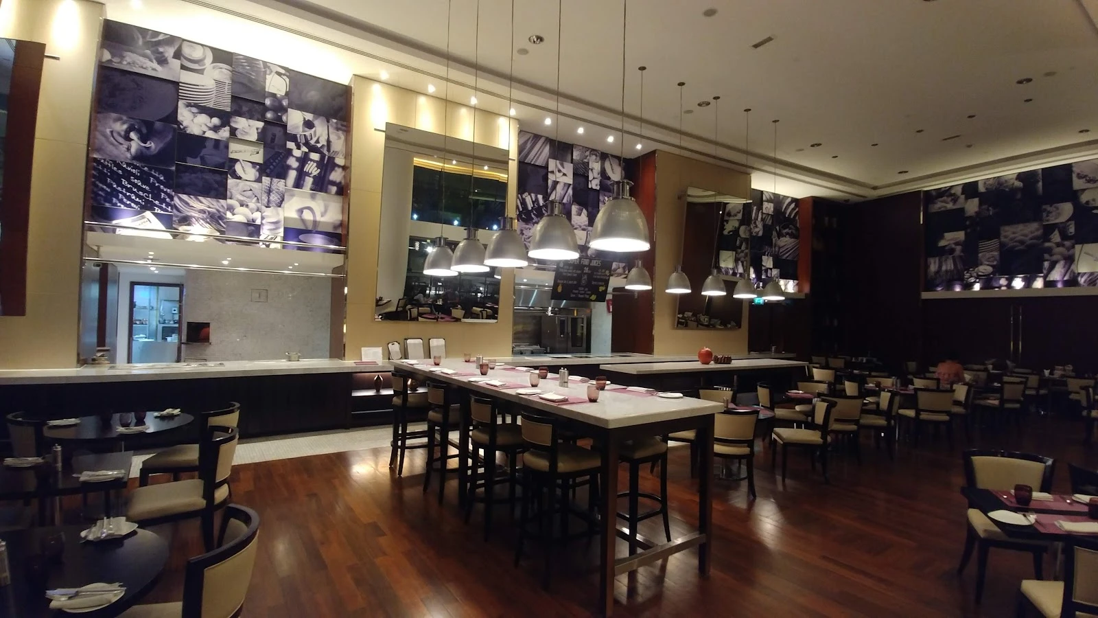 MezzaLuna - Trattoria Italiana