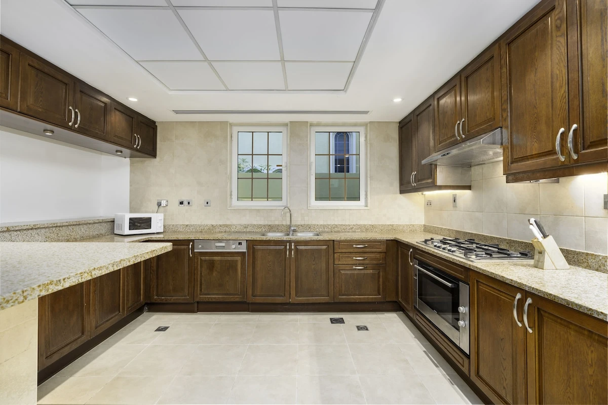 Dubai Marina Jumeirah Park Villa 6