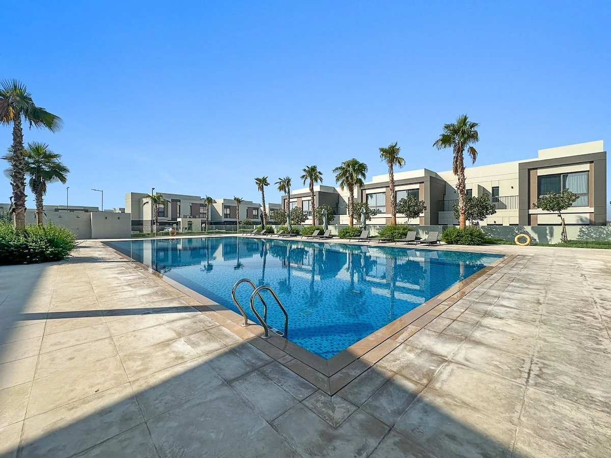 Luxury 4BR Corner Villa