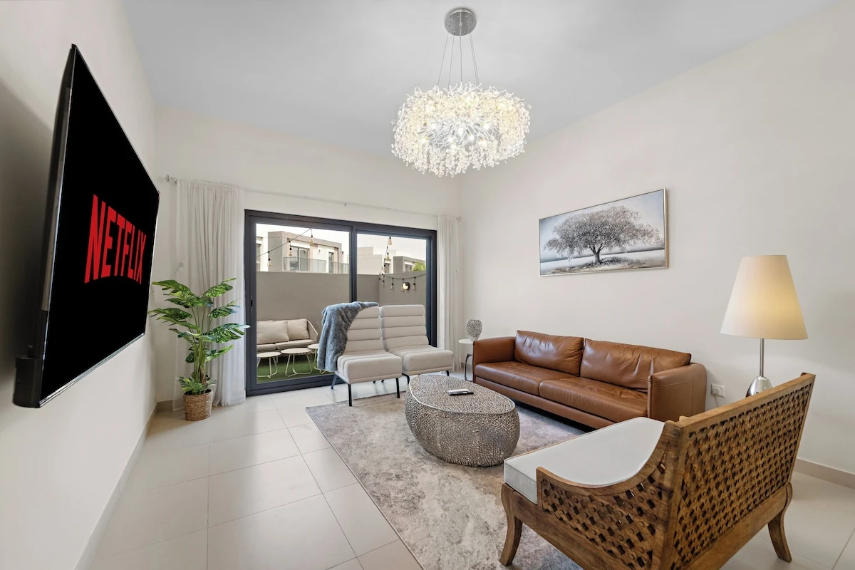 Luxury 4BR Corner Villa