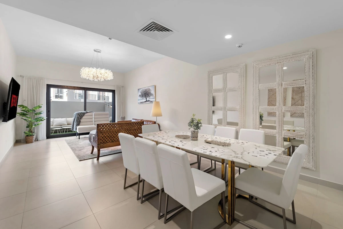 Luxury 4BR Corner Villa