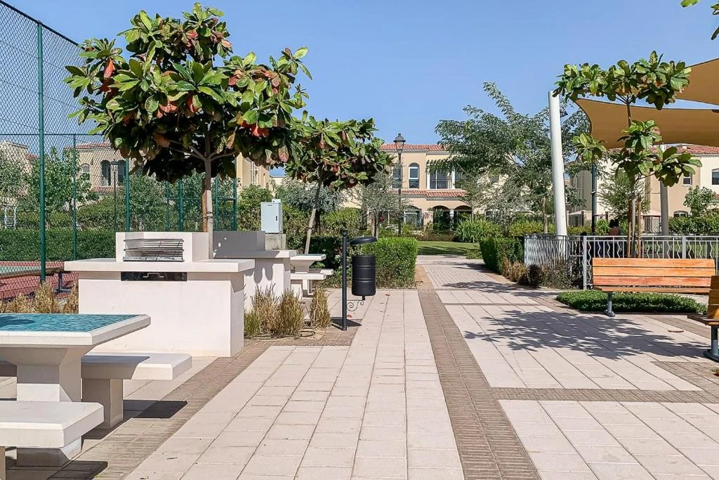 Frank Porter Serena Casa Viva Dubai