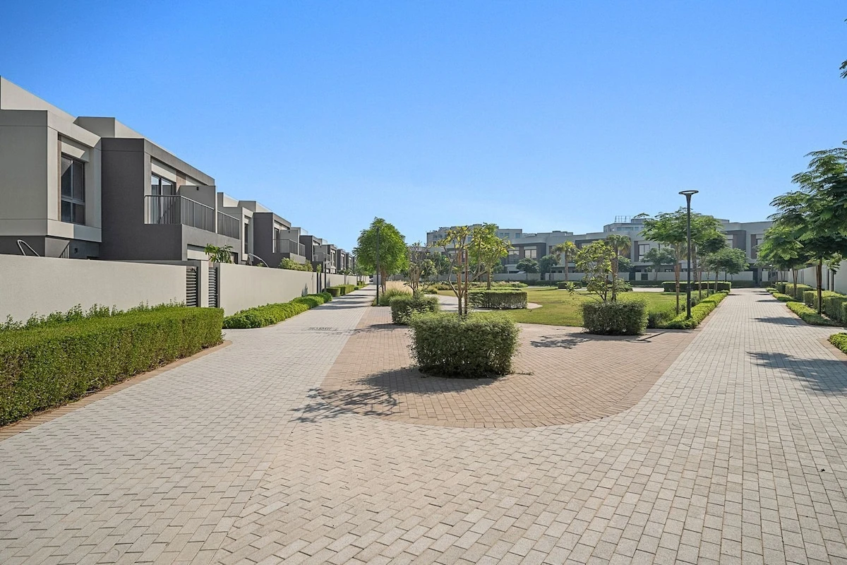 Luxury 4BR Corner Villa