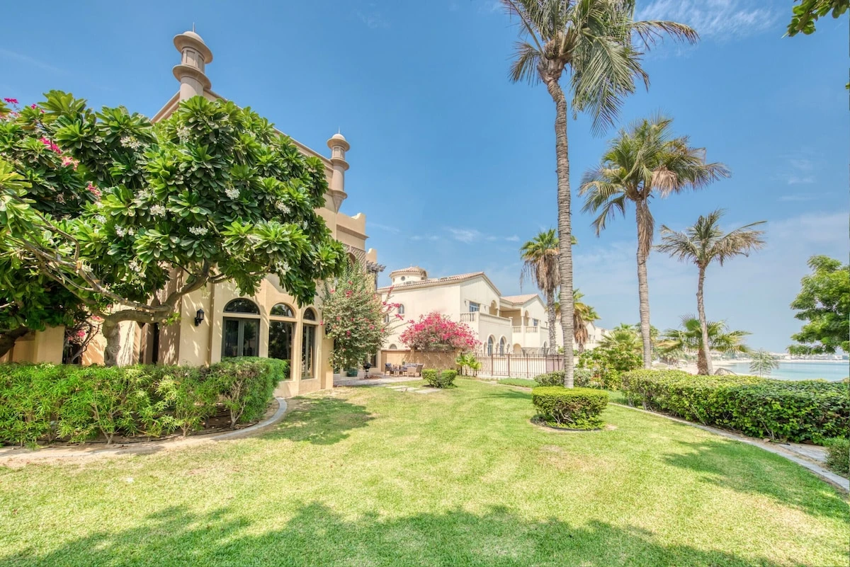 Luxury Beachfront Villa Al Yabri Palm Jumeirah
