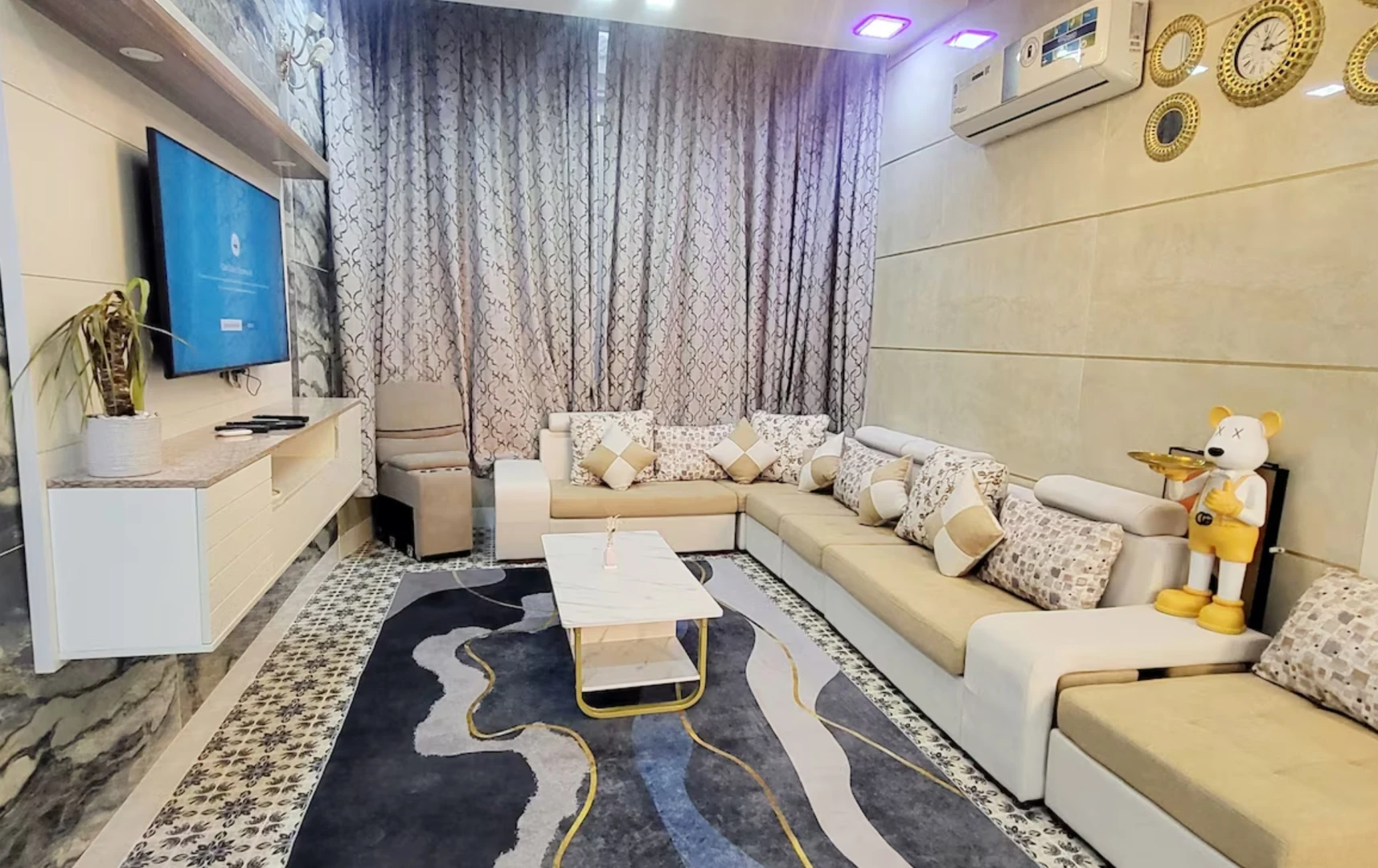 Luxury 6 Bedrooms Villa with Private Swimming Pool