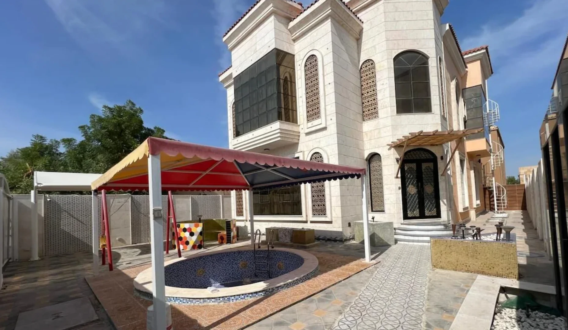 Luxury 6 Bedrooms Villa with Private Swimming Pool