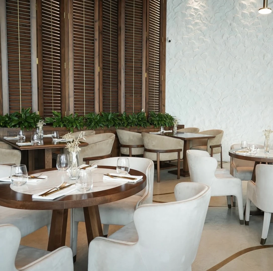 Oii Restaurant and Cafe