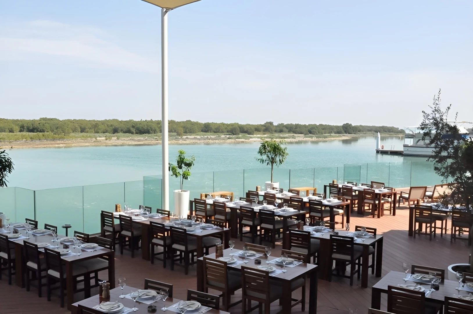 Flooka Restaurant Outdoors