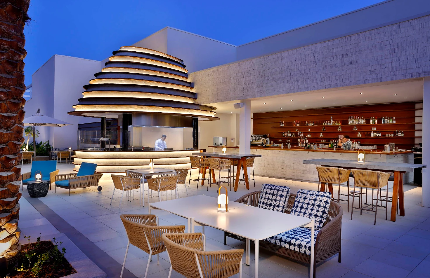 Capila Pool Bar & Grill