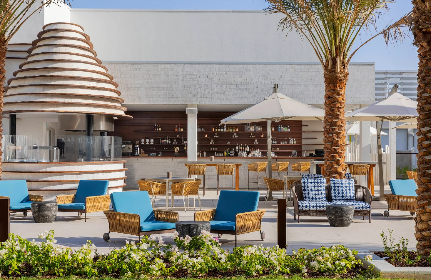 Capila Pool Bar & Grill