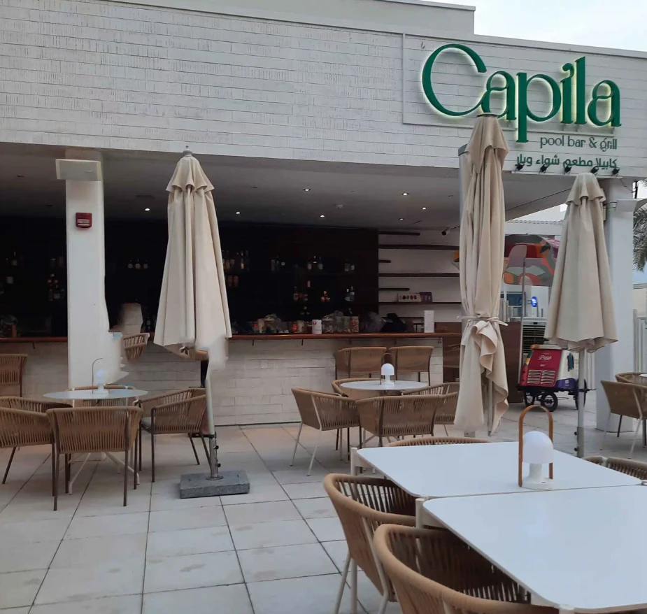 Capila Pool Bar & Grill