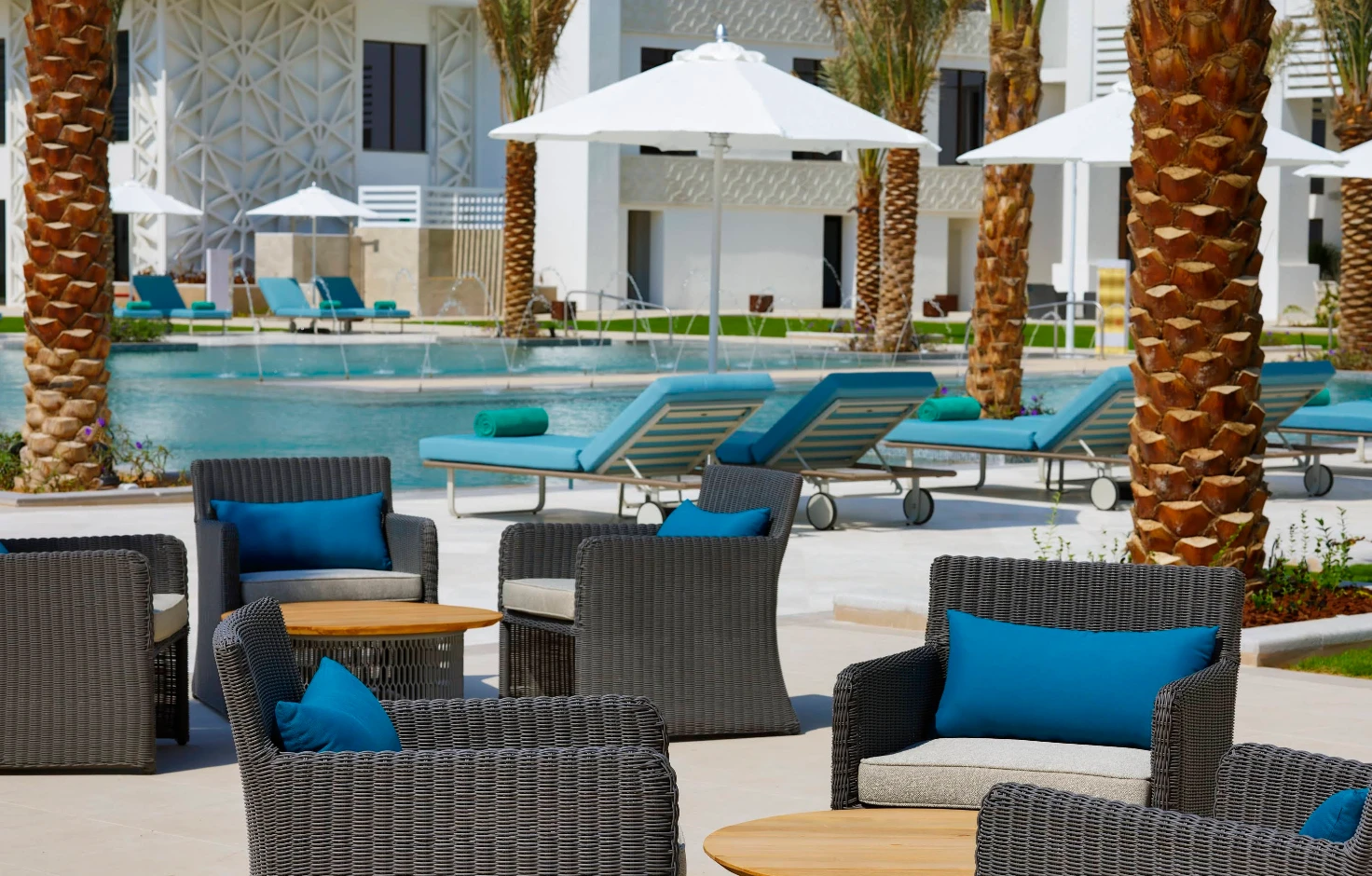 Capila Pool Bar & Grill