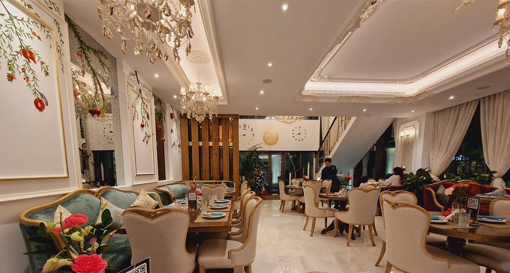 First Floor Restaurant