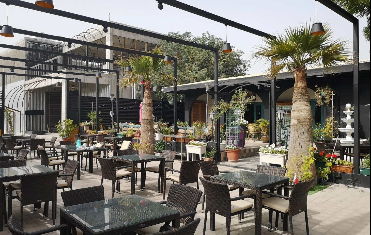L'avenue Cafe