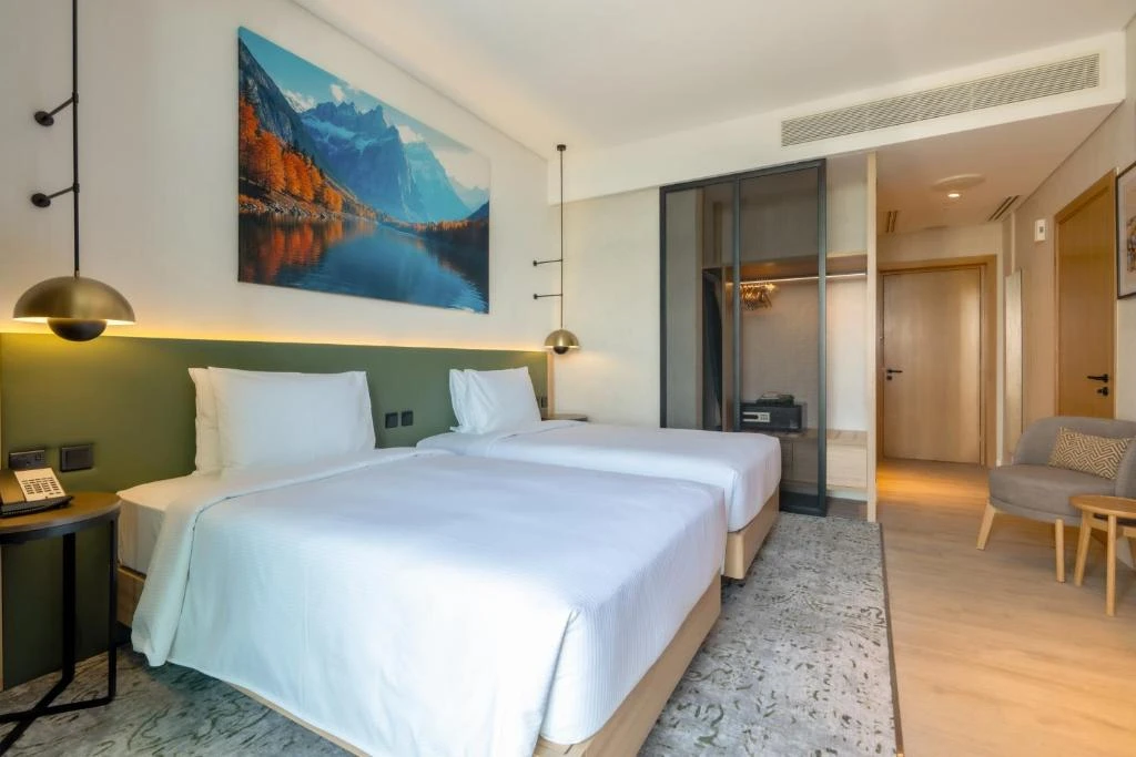 West Walk Retaj Hotel