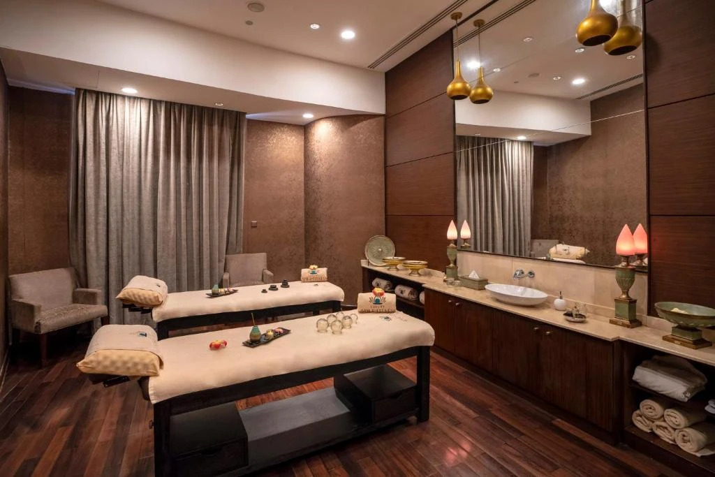 Best Plaza West Bay Hotel