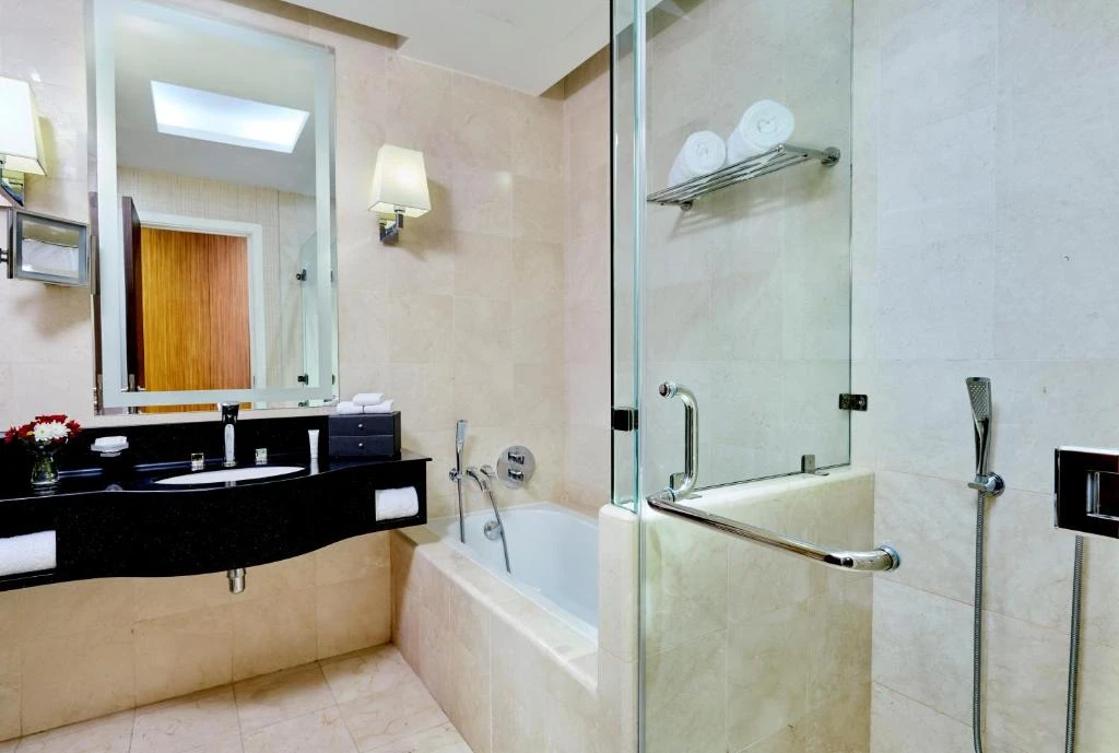 Best Plaza West Bay Hotel