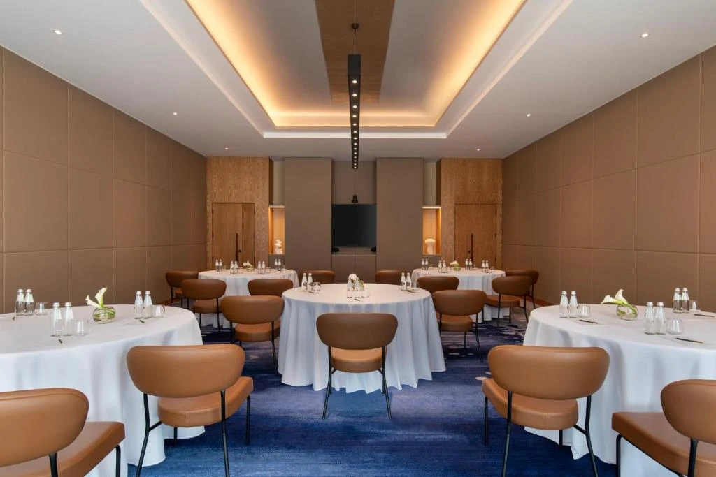 Abesq Doha Hotel And Residences An IHG Hotel