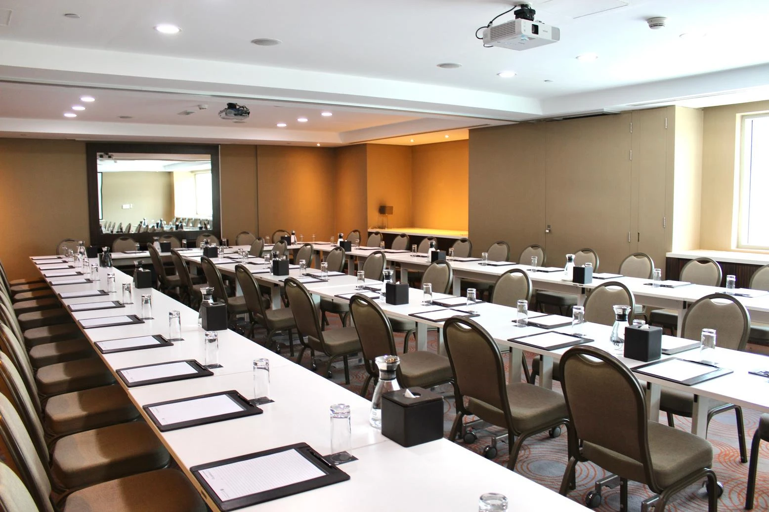 Pullman Dubai Jumeirah Lakes Towers and Residence