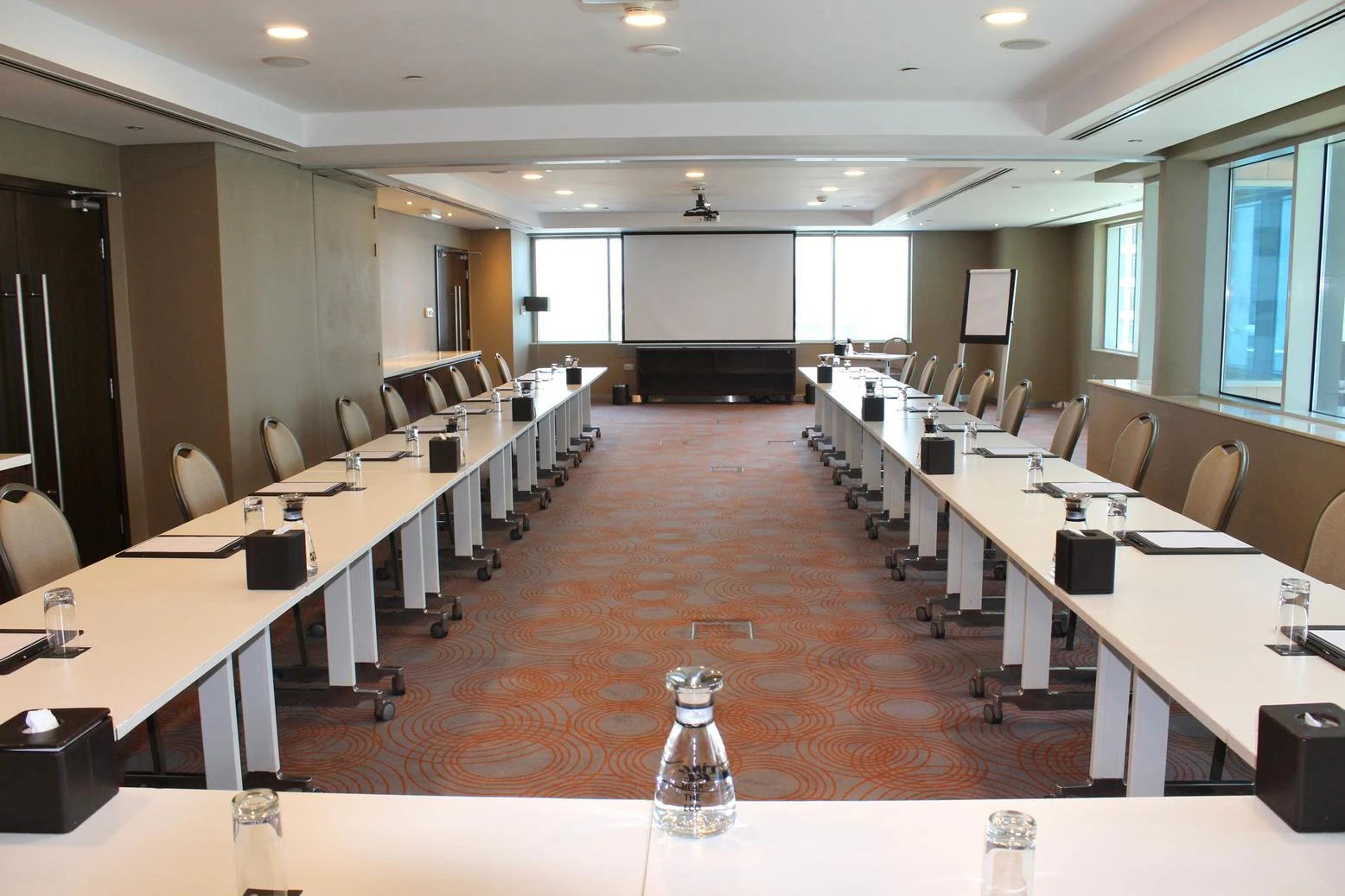 Pullman Dubai Jumeirah Lakes Towers and Residence