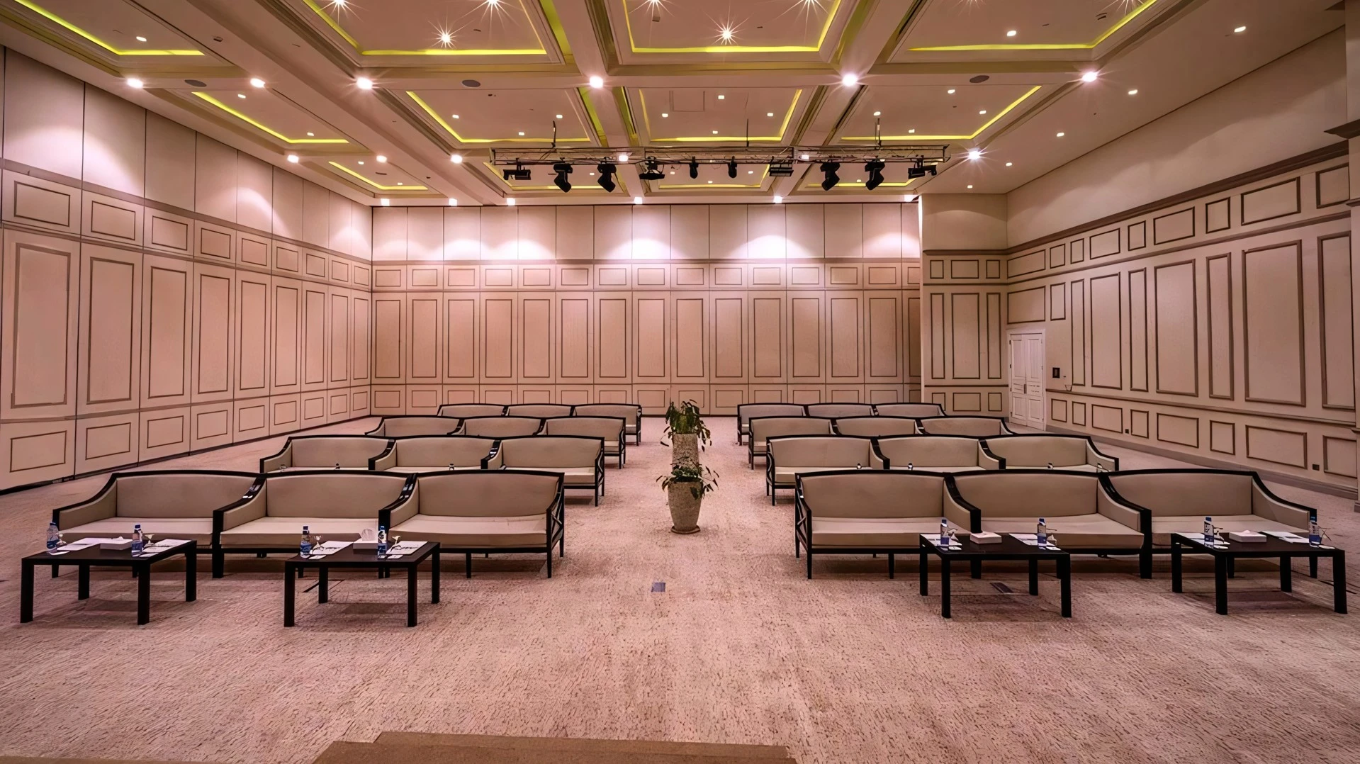 Holiday Inn Riyadh  Izdihar By IHG