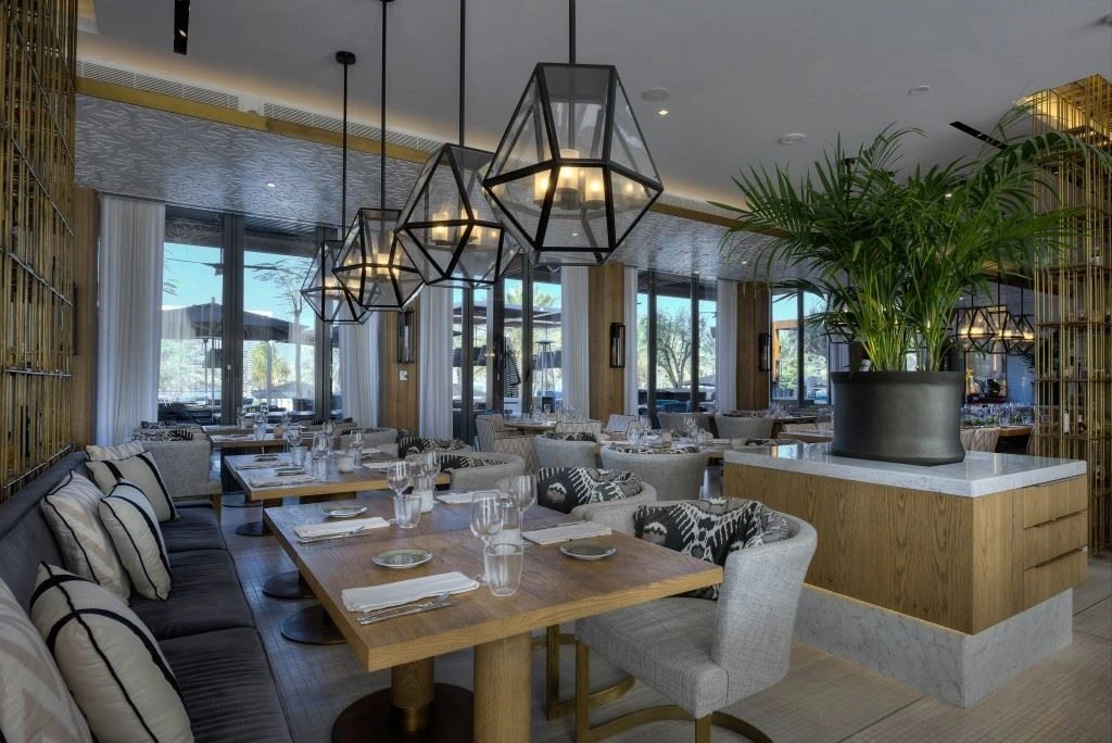 Bussola Restaurant Indoors