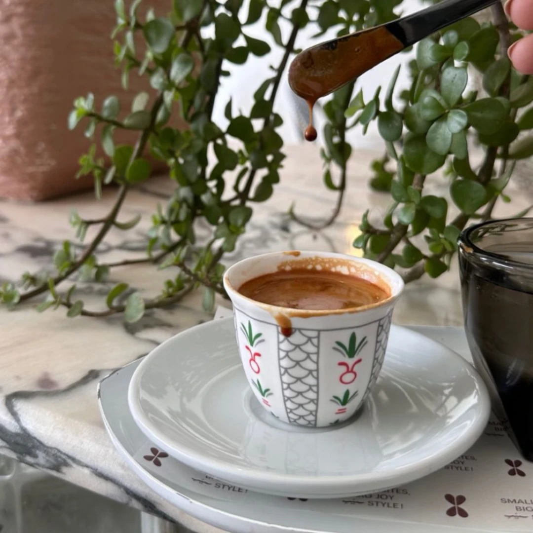 Apple Coffee shop Al Qurayyat