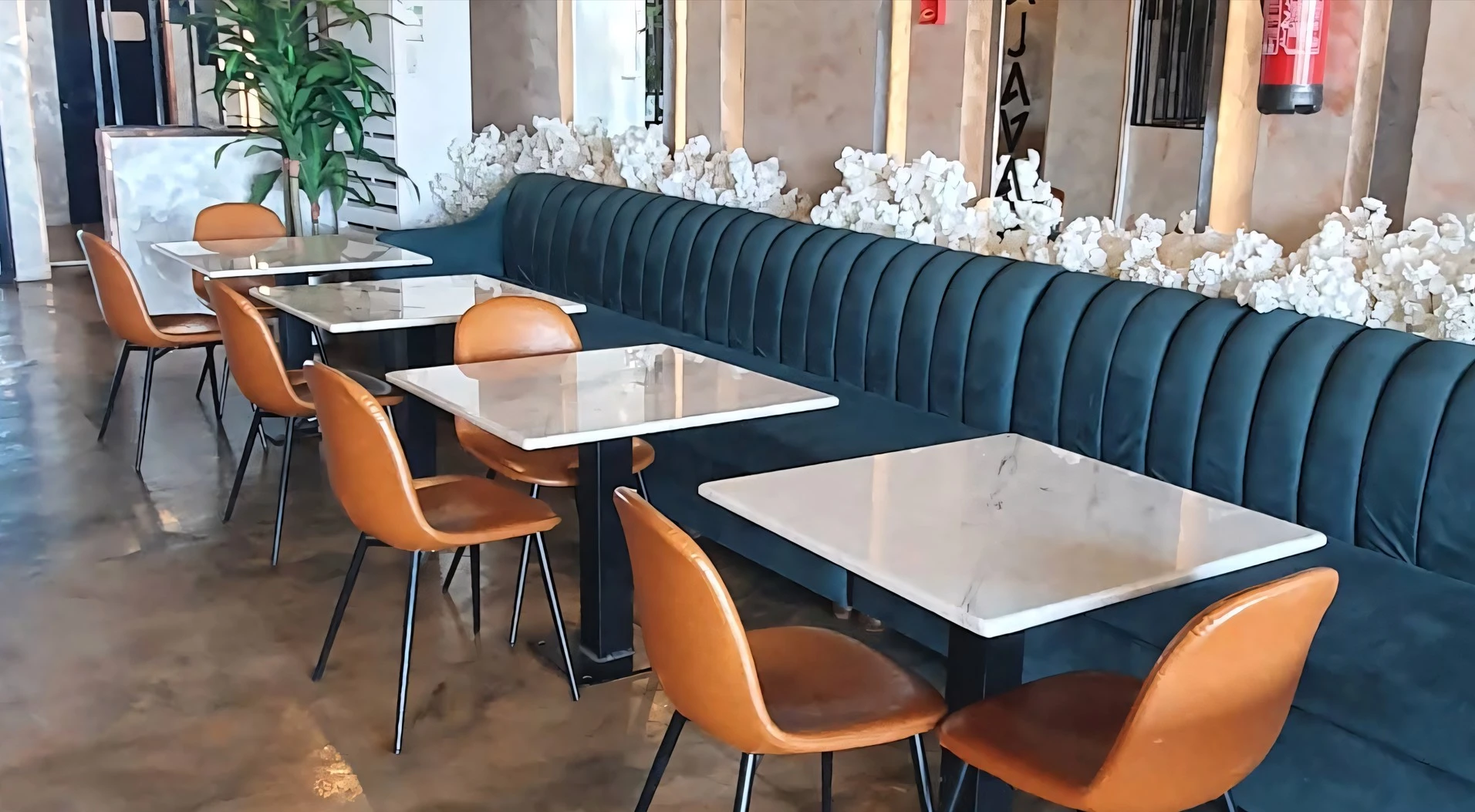 Apple Coffee shop Al Qurayyat