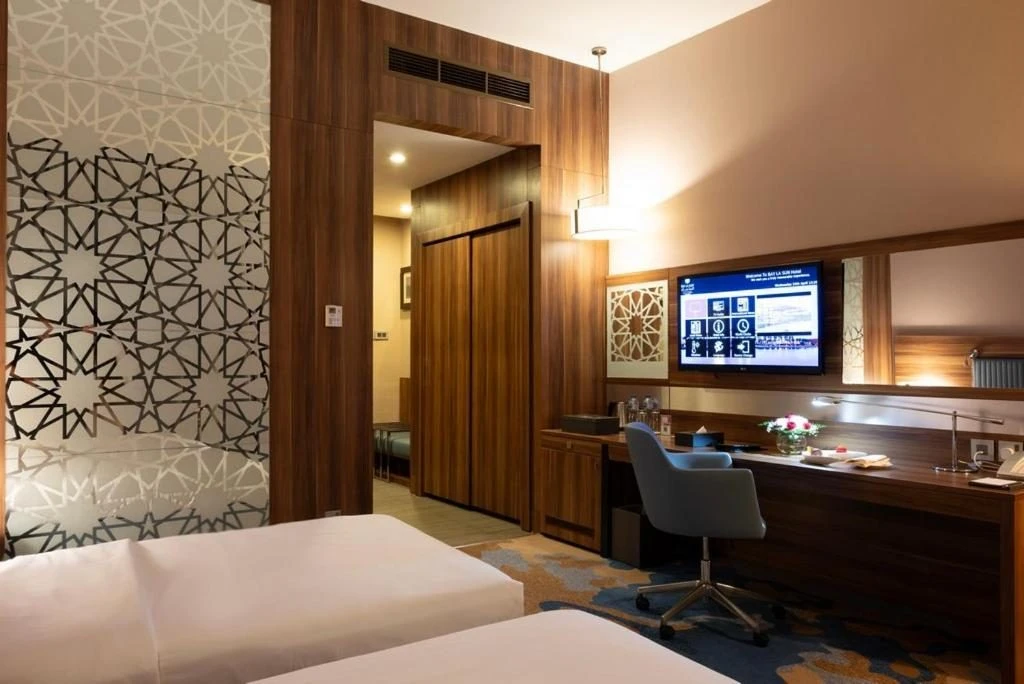 Bay La Sun Hotel & Marina's Seasons KAEC